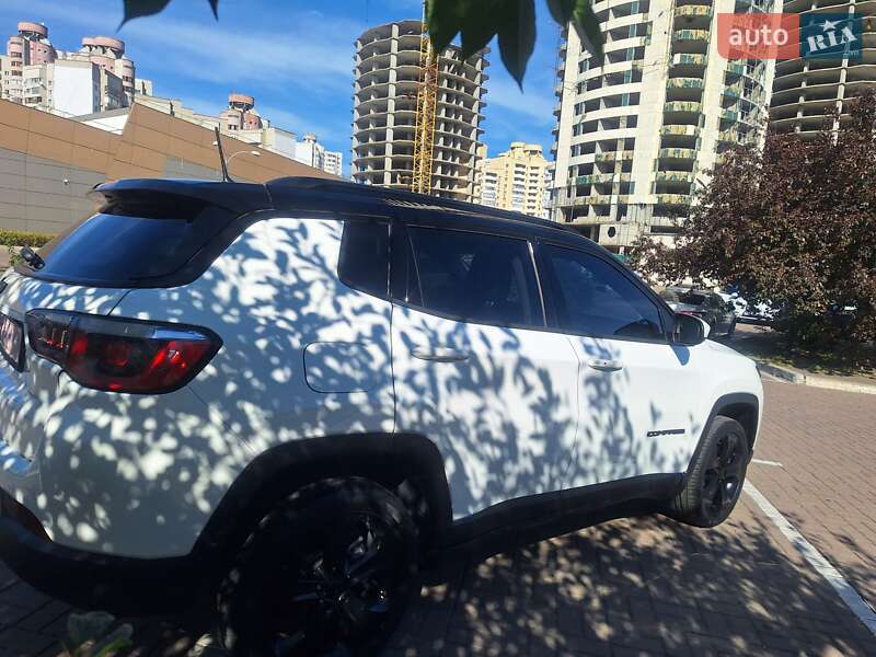 Внедорожник / Кроссовер Jeep Compass 2018 в Киеве