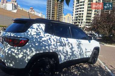 Внедорожник / Кроссовер Jeep Compass 2018 в 