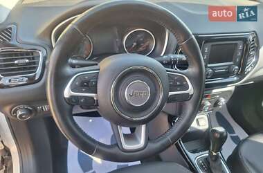 Внедорожник / Кроссовер Jeep Compass 2018 в 