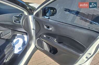 Внедорожник / Кроссовер Jeep Compass 2018 в 