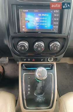 Внедорожник / Кроссовер Jeep Compass 2012 в 
