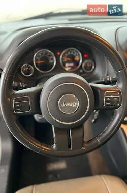 Внедорожник / Кроссовер Jeep Compass 2013 в 
