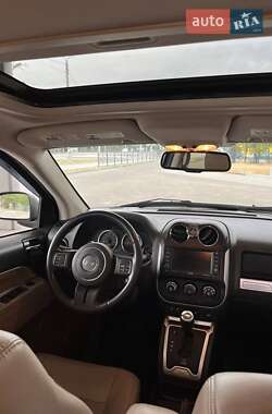 Внедорожник / Кроссовер Jeep Compass 2013 в 