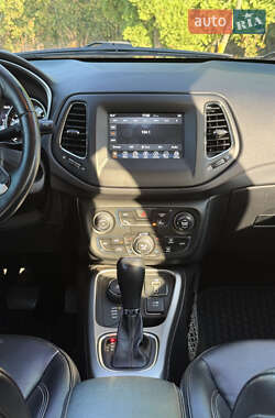 Внедорожник / Кроссовер Jeep Compass 2018 в 