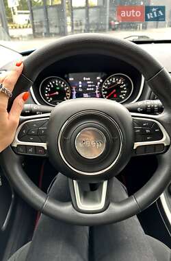 Внедорожник / Кроссовер Jeep Compass 2017 в 