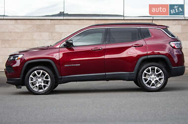 Внедорожник / Кроссовер Jeep Compass 2022 в 