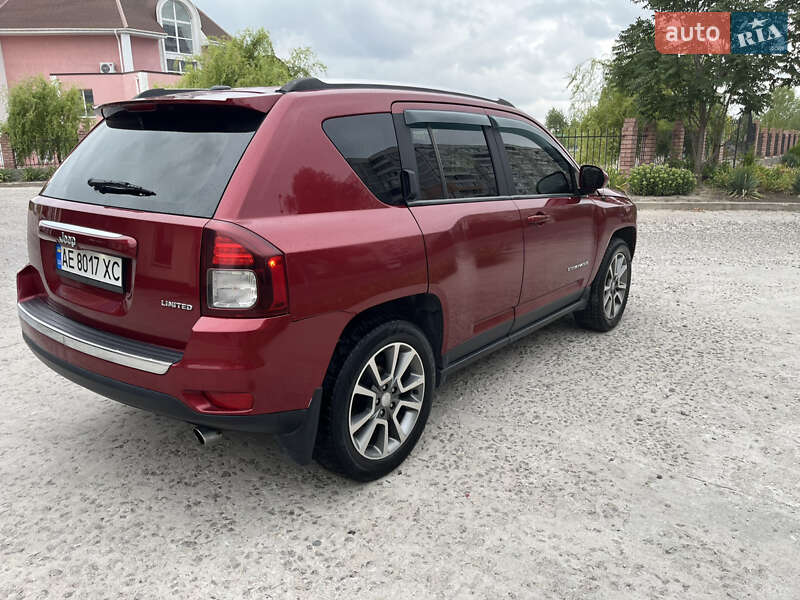 Внедорожник / Кроссовер Jeep Compass 2013 в Каменском