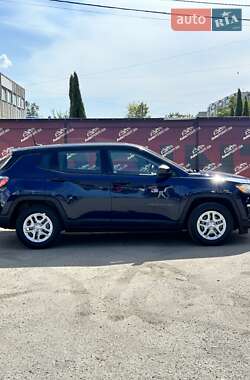 Внедорожник / Кроссовер Jeep Compass 2019 в 