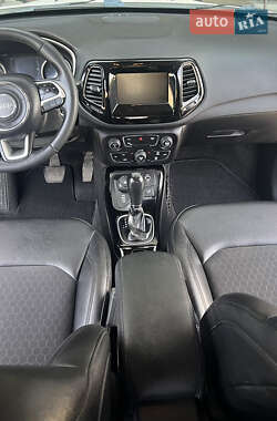 Внедорожник / Кроссовер Jeep Compass 2019 в 