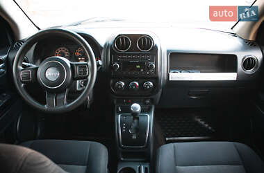 Внедорожник / Кроссовер Jeep Compass 2014 в 