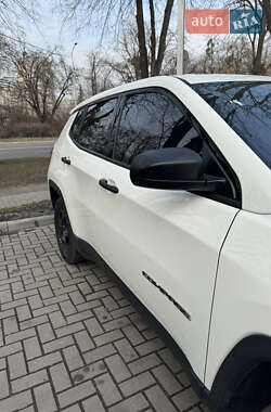 Внедорожник / Кроссовер Jeep Compass 2019 в 