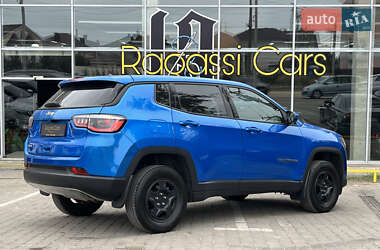 Внедорожник / Кроссовер Jeep Compass 2018 в 