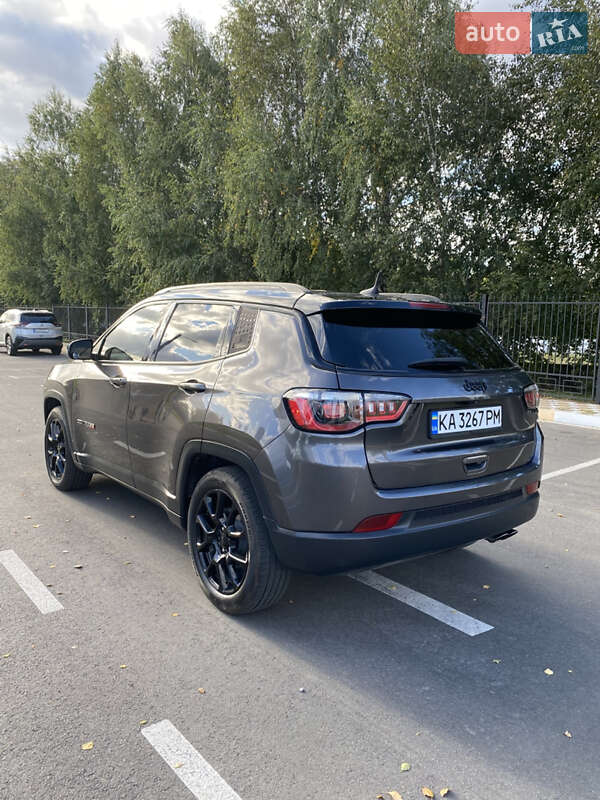 Внедорожник / Кроссовер Jeep Compass 2022 в Киеве