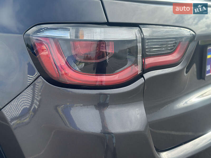 Позашляховик / Кросовер Jeep Compass 2017 в Рівному