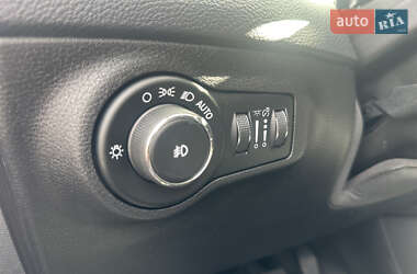 Внедорожник / Кроссовер Jeep Compass 2017 в 