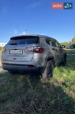 Внедорожник / Кроссовер Jeep Compass 2022 в 