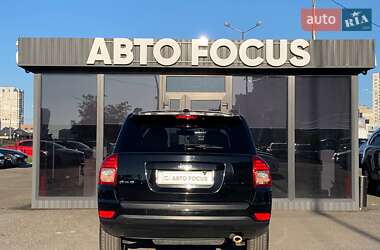 Внедорожник / Кроссовер Jeep Compass 2013 в 