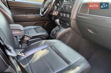 Внедорожник / Кроссовер Jeep Compass 2012 в 