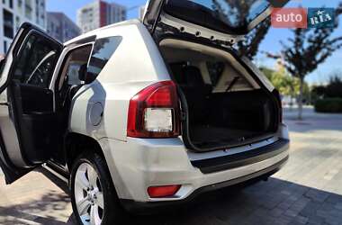 Внедорожник / Кроссовер Jeep Compass 2015 в 
