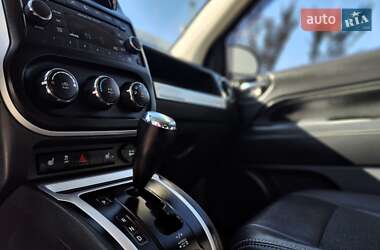 Внедорожник / Кроссовер Jeep Compass 2015 в 
