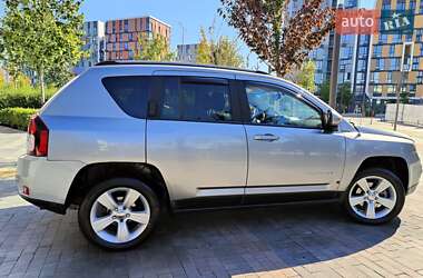 Внедорожник / Кроссовер Jeep Compass 2015 в 