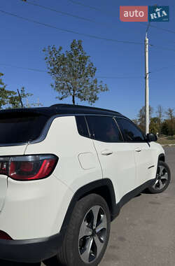 Внедорожник / Кроссовер Jeep Compass 2018 в 