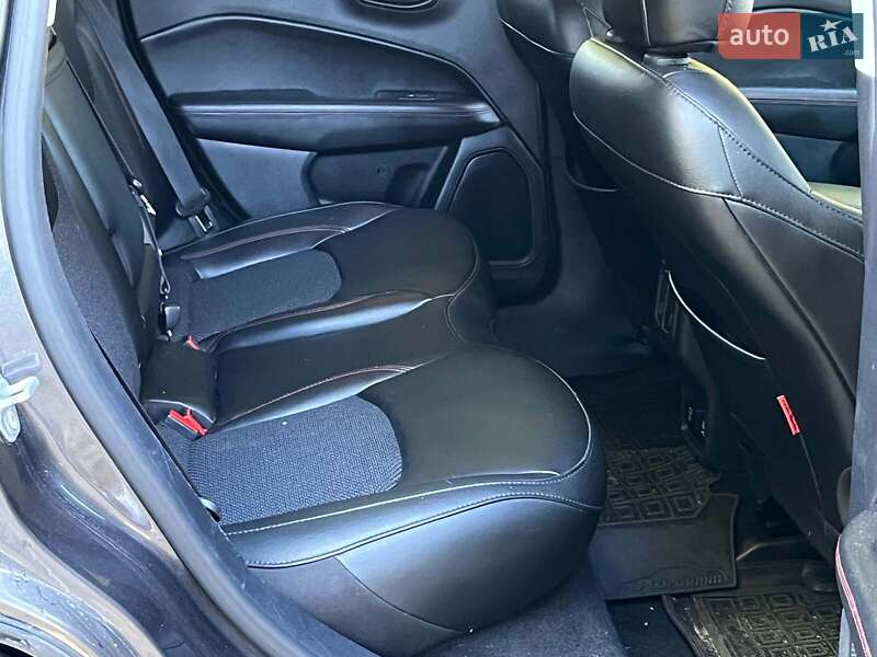 Внедорожник / Кроссовер Jeep Compass 2018 в Киеве фото 28 Внедорожник / Кроссовер Jeep Compass 2018 в Киеве