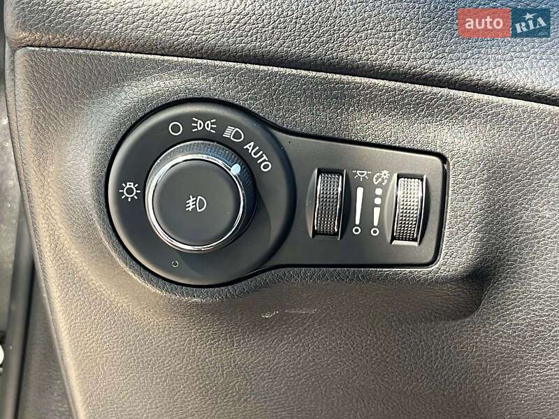Внедорожник / Кроссовер Jeep Compass 2018 в Киеве фото 38 Внедорожник / Кроссовер Jeep Compass 2018 в Киеве