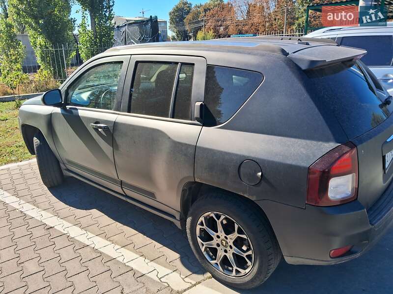 Позашляховик / Кросовер Jeep Compass 2014 в Києві
