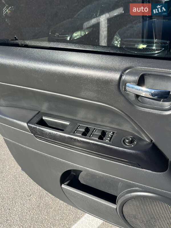 Позашляховик / Кросовер Jeep Compass 2015 в Запоріжжі фото 19 Позашляховик / Кросовер Jeep Compass 2015 в Запоріжжі