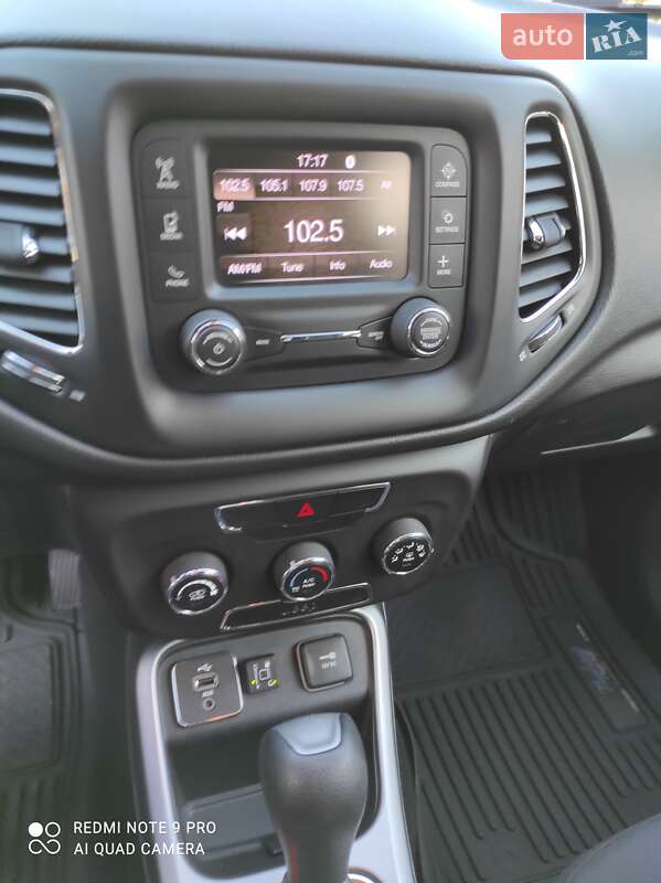 Внедорожник / Кроссовер Jeep Compass 2017 в Киеве