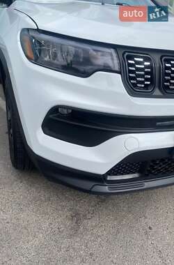 Внедорожник / Кроссовер Jeep Compass 2022 в 