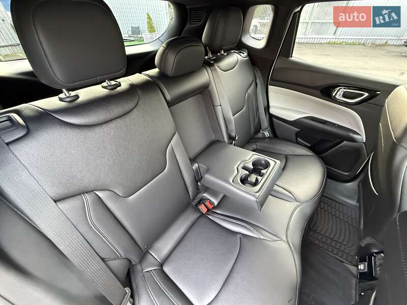 Внедорожник / Кроссовер Jeep Compass 2024 в Киеве