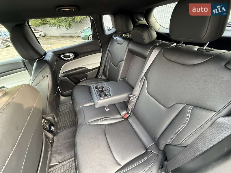 Внедорожник / Кроссовер Jeep Compass 2024 в Киеве