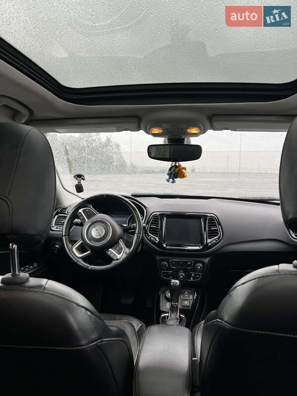 Внедорожник / Кроссовер Jeep Compass 2017 в Черновцах