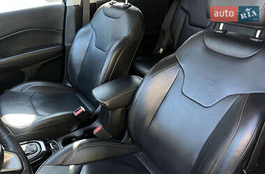 Внедорожник / Кроссовер Jeep Compass 2019 в 
