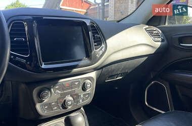 Внедорожник / Кроссовер Jeep Compass 2019 в 
