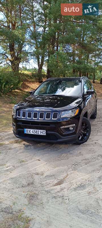 Внедорожник / Кроссовер Jeep Compass 2017 в Славуте