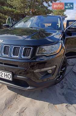 Внедорожник / Кроссовер Jeep Compass 2017 в 