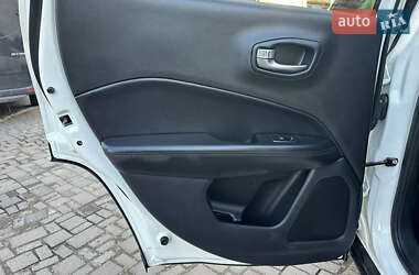 Внедорожник / Кроссовер Jeep Compass 2019 в 