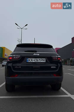 Внедорожник / Кроссовер Jeep Compass 2017 в 