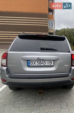Внедорожник / Кроссовер Jeep Compass 2014 в 