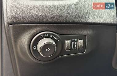 Внедорожник / Кроссовер Jeep Compass 2019 в 