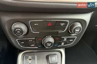 Внедорожник / Кроссовер Jeep Compass 2019 в 