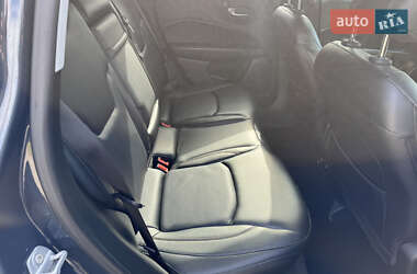 Внедорожник / Кроссовер Jeep Compass 2017 в 