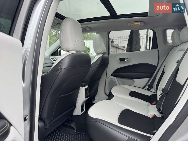 Внедорожник / Кроссовер Jeep Compass 2020 в Киеве