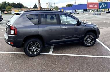 Внедорожник / Кроссовер Jeep Compass 2015 в 