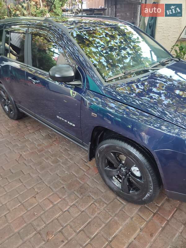 Внедорожник / Кроссовер Jeep Compass 2012 в Гадяче