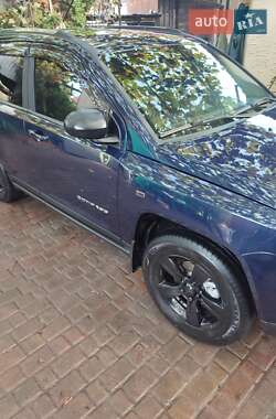 Внедорожник / Кроссовер Jeep Compass 2012 в 