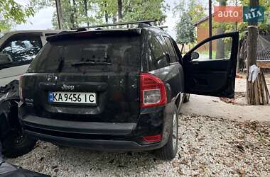 Внедорожник / Кроссовер Jeep Compass 2012 в 